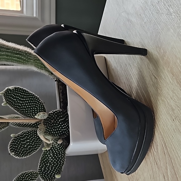 Cole Haan CHELSEA Platform Pumps - Picture 5 of 7